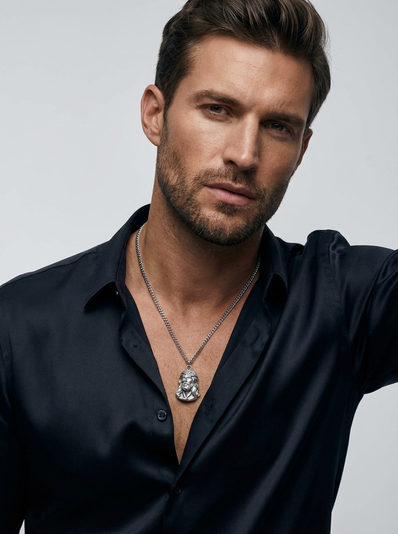 YOUNGBRIT® CANTERBURY CHRISTUS NECKLACE- SILVER